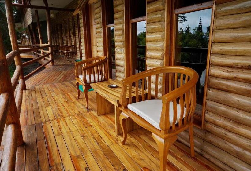Трехместный Номер Deluxe, Spring Hill Hotel Ruteng