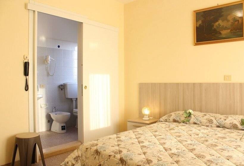 Standard Room with Balcony Side Sea View, Luca