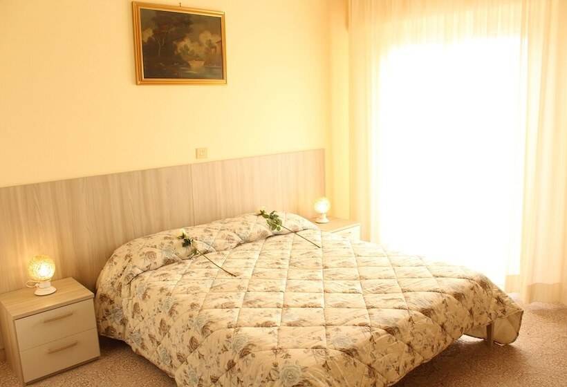 Standard Room with Balcony Side Sea View, Luca