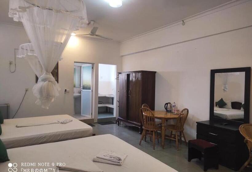 Трехместный Номер Deluxe Вид на Море, Oasis Beach Resort