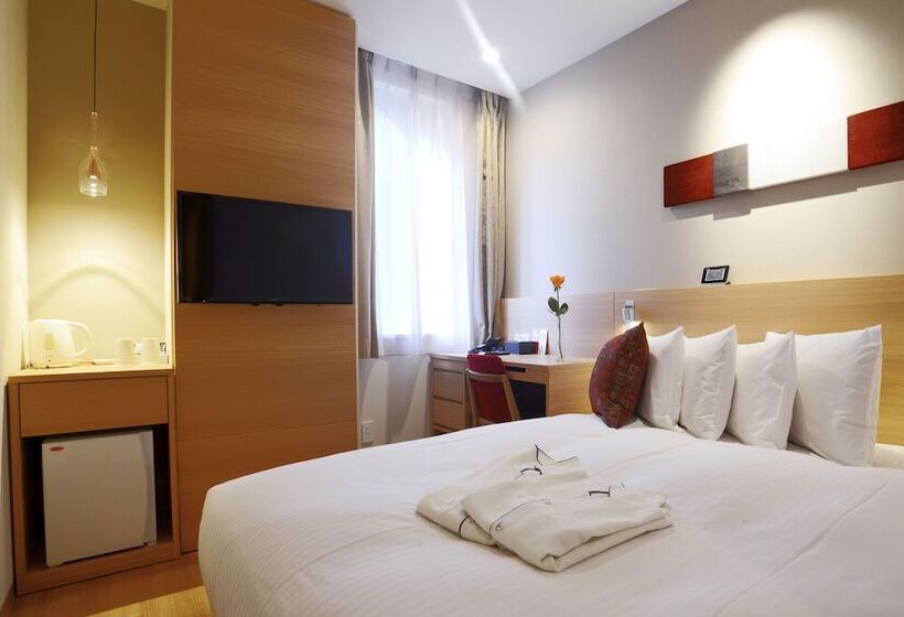 Номер Стандарт, Red Roof Inn & Suites Osaka Namba Nipponbashi