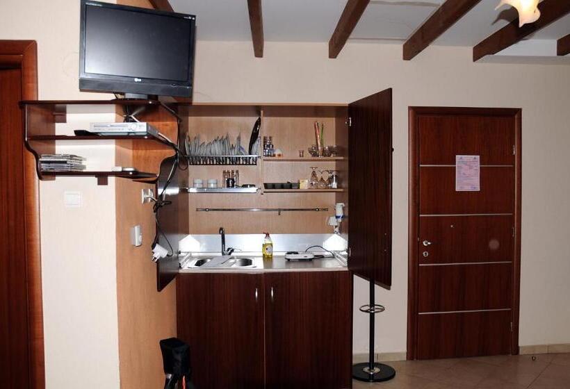 Номер Стандарт Трехместный, Guesthouse To Fragma