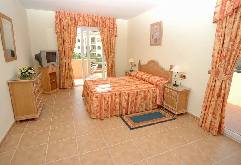 Апартаменты 3 Спальни, Marbella Beach Resort At Club Playa Real