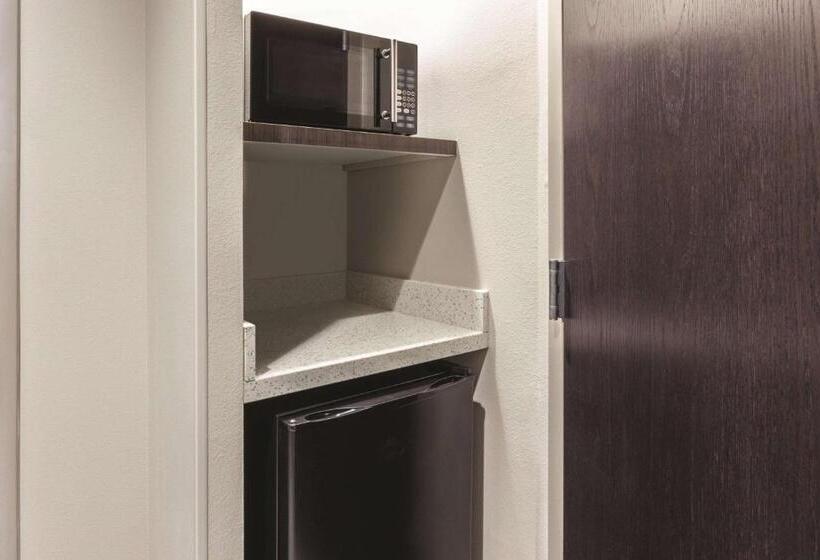 Studio Deluxe, La Quinta By Wyndham Terre Haute