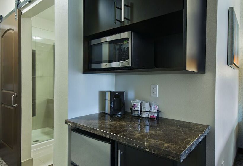 스위트 퀸침대, Oxford Suites Sonoma Rohnert Park