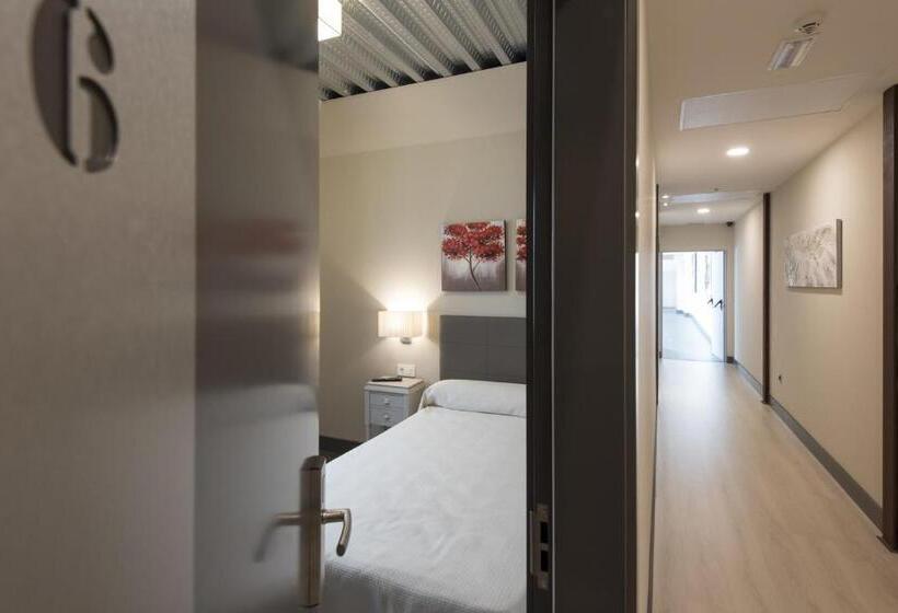 Номер Стандарт Трехместный, Hostal Emeritae