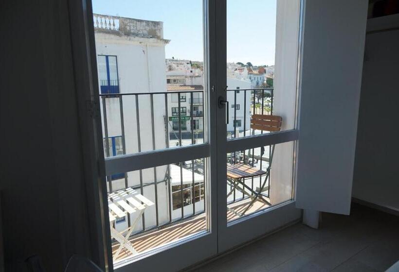 Standard-huone Sivuttainen Merinäkymä, Hostal Marina Cadaques