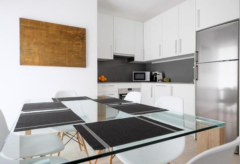 דירת שלושה חדרים, Sal Mar Suites