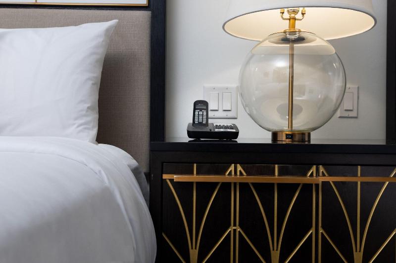 اتاق استاندارد با تخت بزرگ, The Laura Hotel, Houston Downtown, Autograph Collection