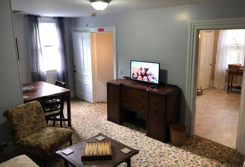 Люкс 2 Спальни, The Parsonage Inn B&b