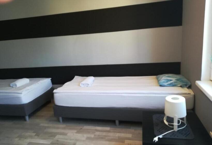 اتاق استاندارد چهار تخته, Tetris Sopot
