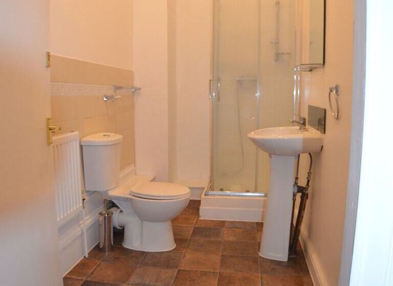 Семейный Номер, Queens Guesthouse Manchester