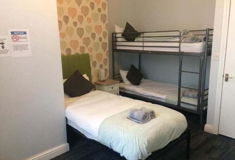 Номер Стандарт, Queens Guesthouse Manchester