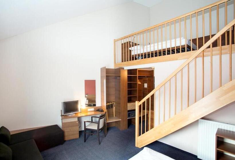 Quarto Quádruplo Estandar, Club Hotel Am Kreischberg