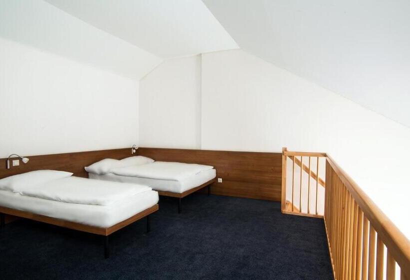 Четырехместный Номер Стандарт с Балконом, Club Hotel Am Kreischberg