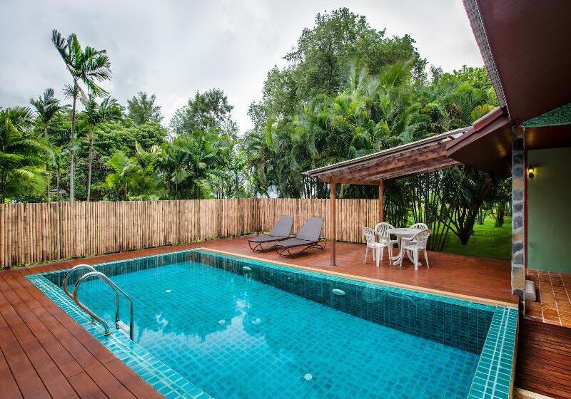 Вилла 3 Спальни с Бассейном, Fisherman Way Beach Villa