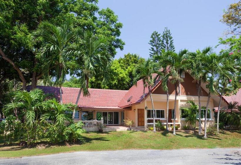 Вилла 4 Спальни, Fisherman Way Beach Villa