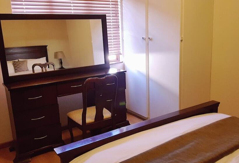 이그제큐티브 스위트, Jophil Guesthouse