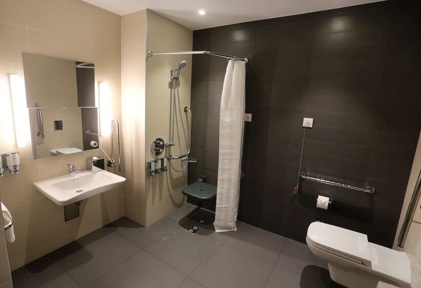 اتاق خانوادگی تودرتو, Hampton By Hilton Gdansk Old Town