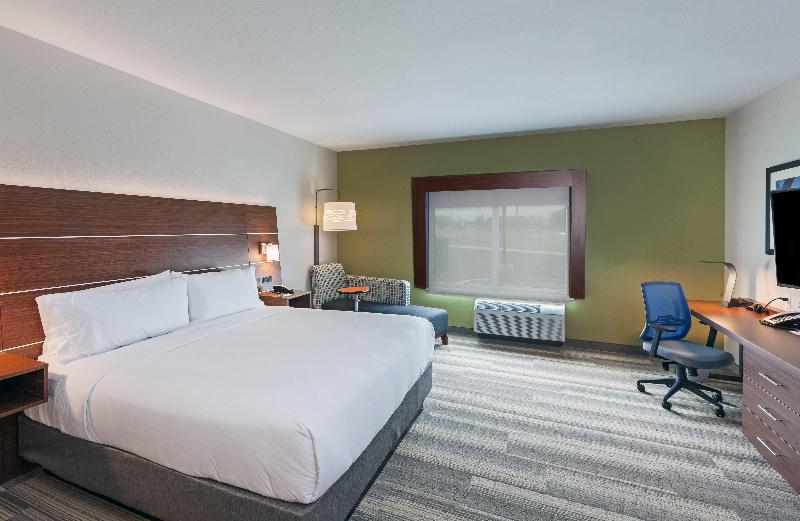 适合残疾人使用的标准间, Holiday Inn Express & Suites Tulsa South   Woodland Hills, An Ihg