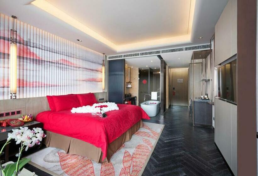 اتاق استاندارد با تخت بزرگ, Hualuxe Wuhu, An Ihg