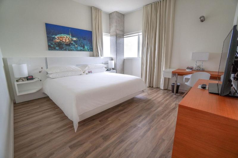 스탠다드 룸 킹사이즈 침대, Maritime Fort Lauderdale Cruise Port