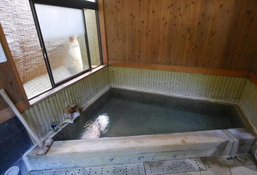 Номер Стандарт с Койками Совместная Ванная, Jhoppers Kumano Yunomine Guesthouse