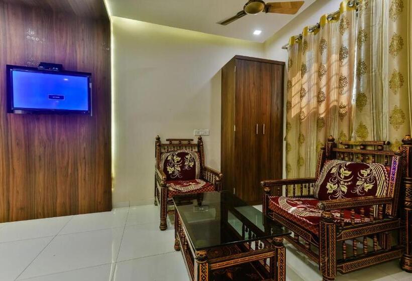 Люкс Повышенной Комфортности, Guest Inn Residency