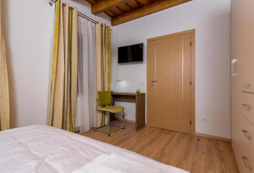 سوییت جونیور, Casa Nicolae Luxury Suites