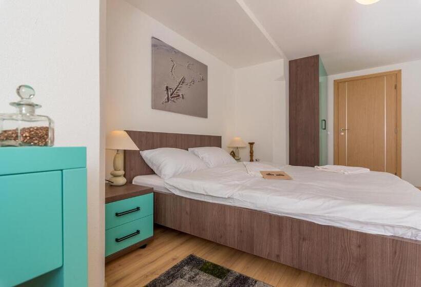 سوییت لوکس, Casa Nicolae Luxury Suites