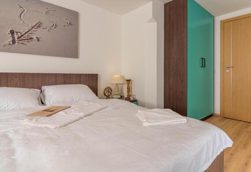 سوییت لوکس, Casa Nicolae Luxury Suites