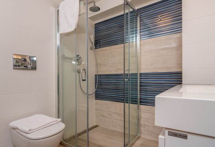 سوییت لوکس, Casa Nicolae Luxury Suites