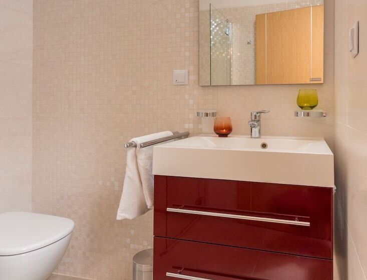 سوییت جونیور, Casa Nicolae Luxury Suites