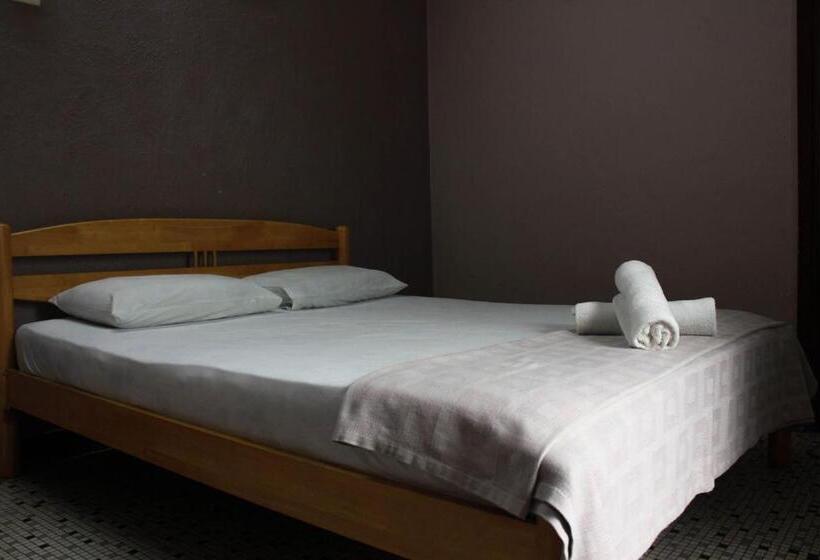 Трехместный Номер Deluxe, Sun Golden Inn