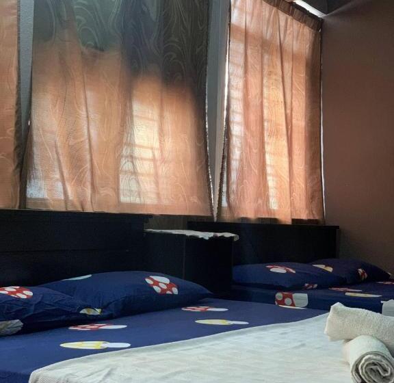 Четырехместный Номер Deluxe, Sun Golden Inn