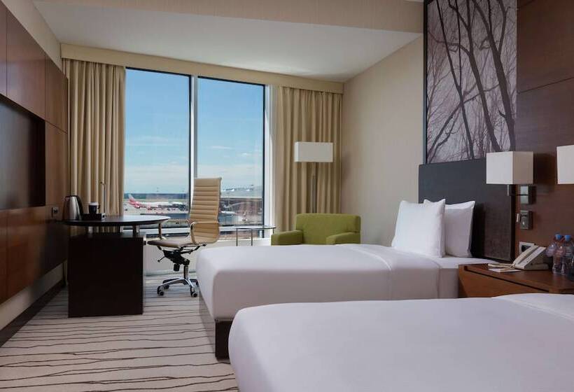 Номер Deluxe с Видом, Doubletree By Hilton Moscow Vnukovo Airport