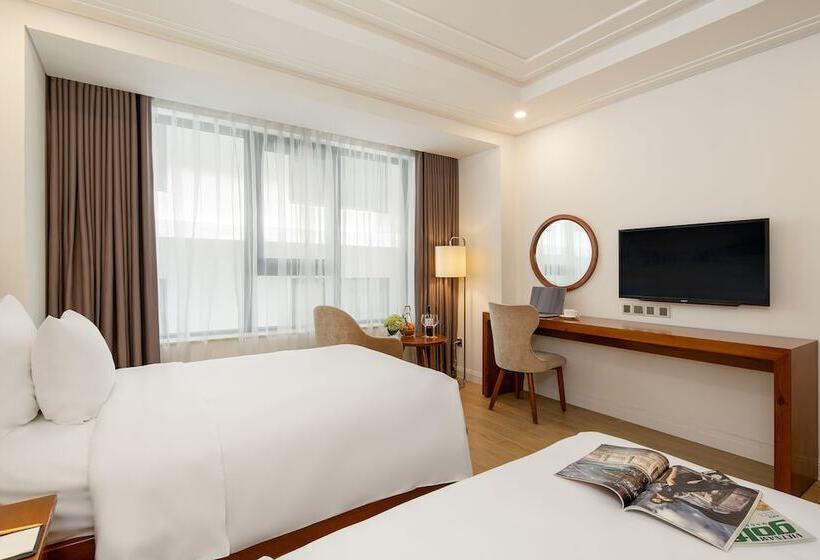 Superior Room, Paris Deli Danang Beach