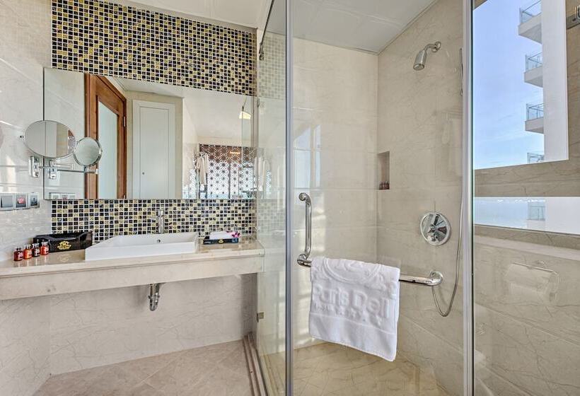 Superior Room, Paris Deli Danang Beach