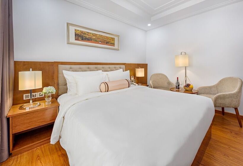 Quarto superior, Paris Deli Danang Beach