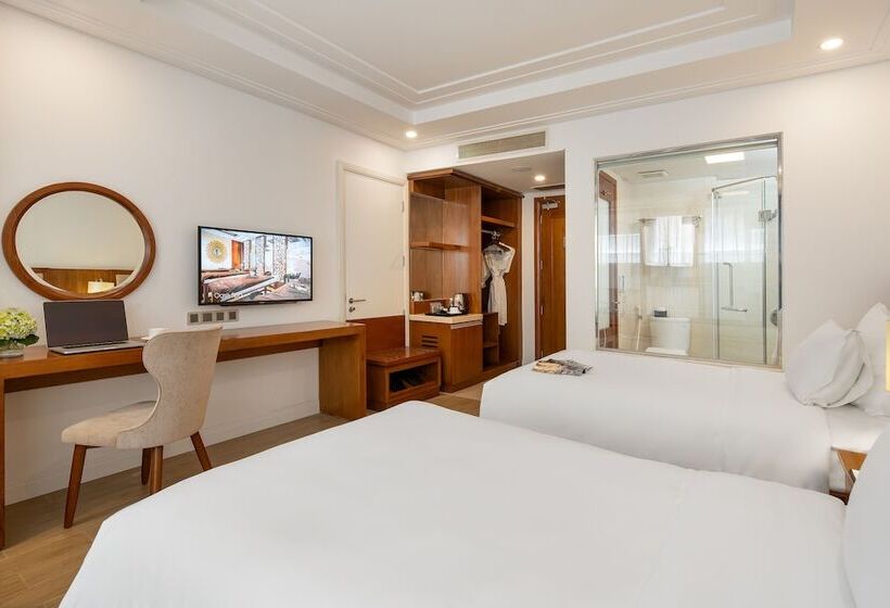 Quarto deluxe, Paris Deli Danang Beach