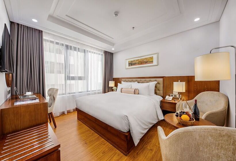 Superior Room, Paris Deli Danang Beach
