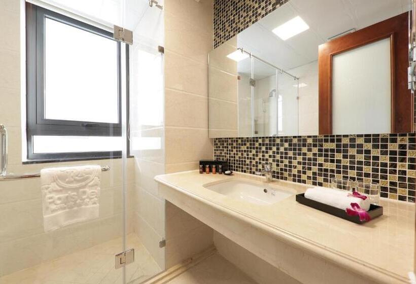 Superior Room King Size Bed, Paris Deli Danang Beach