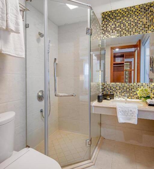 Superior Room, Paris Deli Danang Beach