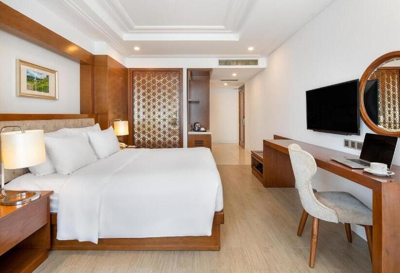 Quarto Premium Vista Mar, Paris Deli Danang Beach