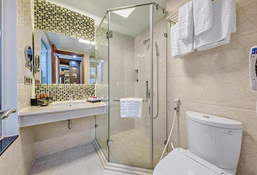 Quarto deluxe, Paris Deli Danang Beach