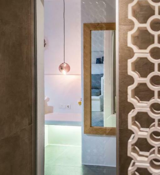 Полулюкс Повышенной Комфортности, Vilos Suites