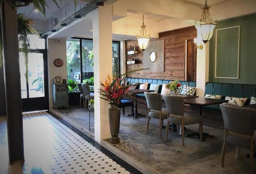 Номер Deluxe, Bloom Boutique Hotel & Cafe