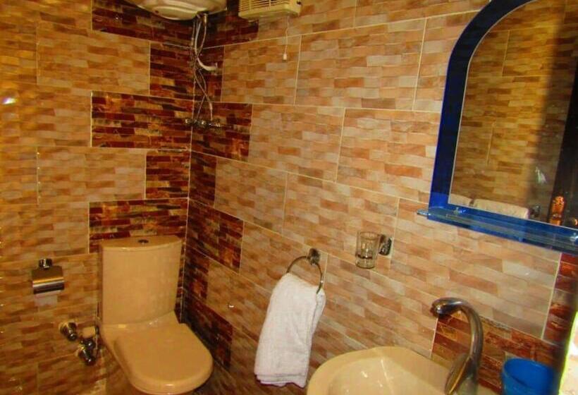 اتاق لوکس, Nuba Narty
