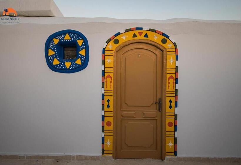 اتاق لوکس, Nuba Narty