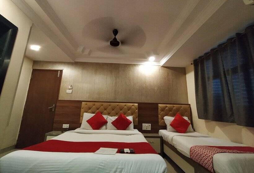 豪华三人间, Highland Residency